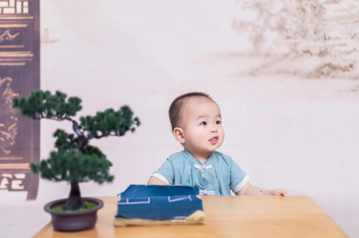 宣汉宝宝总是抠鼻子